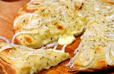 Fugazzeta - Argentinian onion pizza Recipe